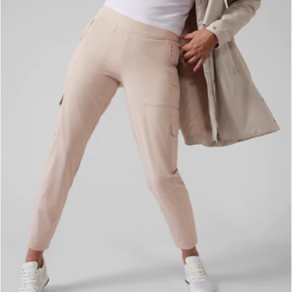 NWOT Athleta Chelsea Lined Cargo Pant - 25T